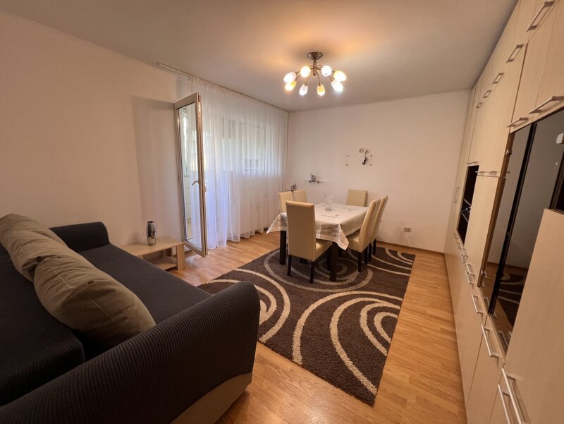 Metrou 1 Decembrie, 2 camere renovat.