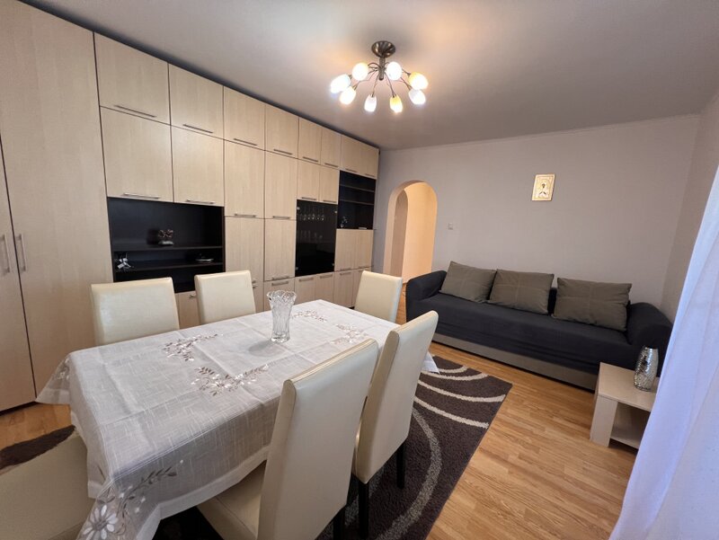 Metrou 1 Decembrie, 2 camere renovat.