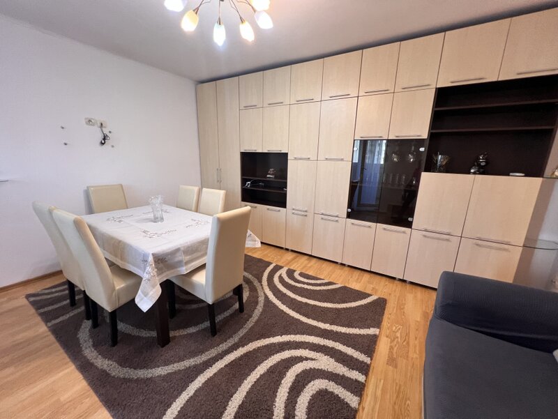 Metrou 1 Decembrie, 2 camere renovat.