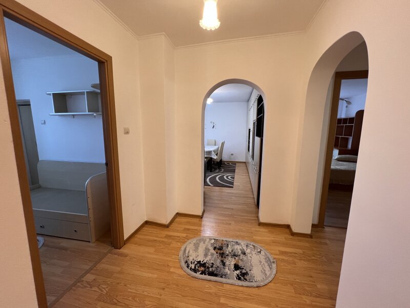 Metrou 1 Decembrie, 2 camere renovat.