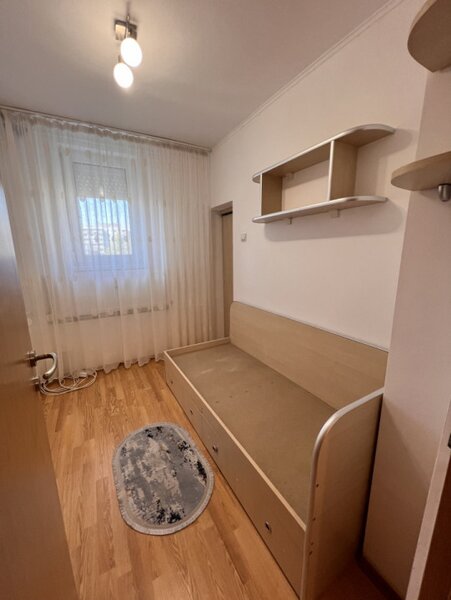 Metrou 1 Decembrie, 2 camere renovat.