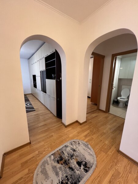 Metrou 1 Decembrie, 2 camere renovat.